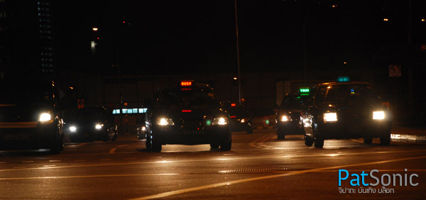 ท่องแดนสิงคโปร์ ตอนที่ 1 : รถราบนถนนยามค่ำคืนที่สิงคโปร์