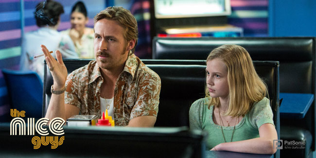 Ryan Gosling และ Angourie Rice ในหนัง กายส์ นายแสบมาก