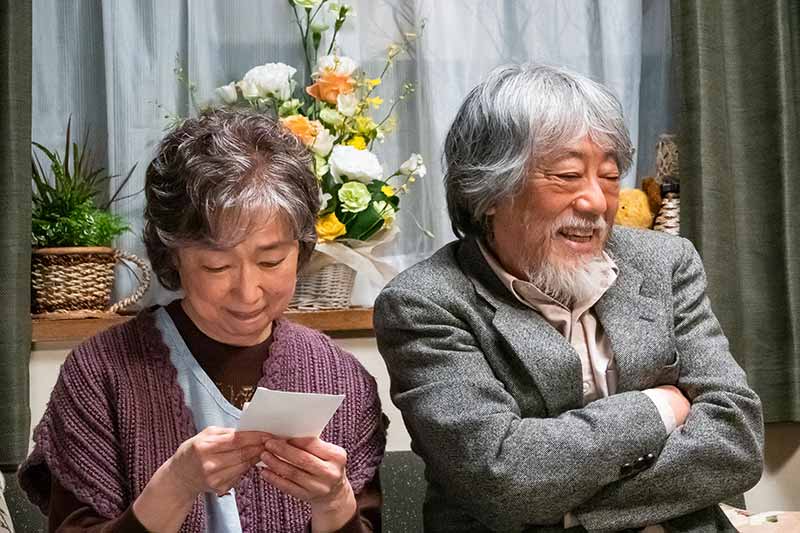 โนบุโกะ มิยาโมโต้ และ เคนจิ ซาวาดะ สองนักแสดงนำในหนัง It's a Flickering Life