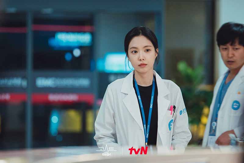 Son Na Eun กับบทแพทย์ฝึกหัดในแผนกฉุกเฉิน ในซีรีส์เรื่อง 'Ghost Doctor'