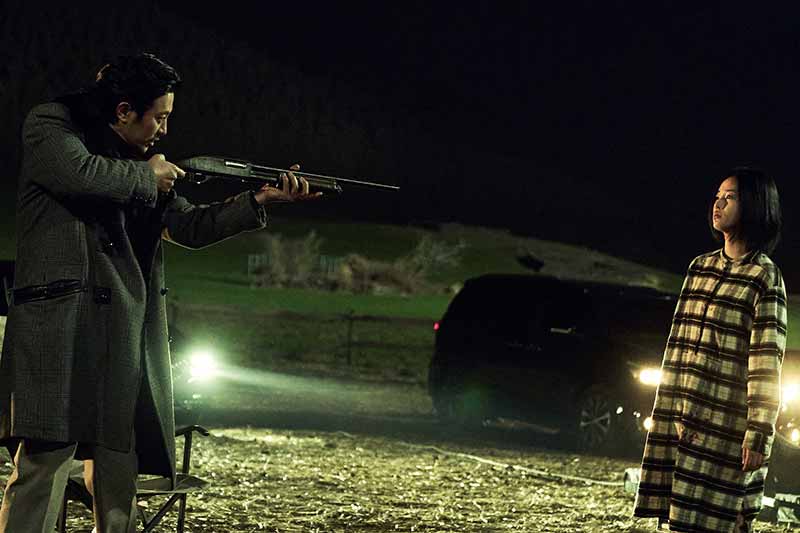 Jin Goo และ Shin Shi A ในหนังเกาหลีเรื่อง The Witch: Part 2 The Other One