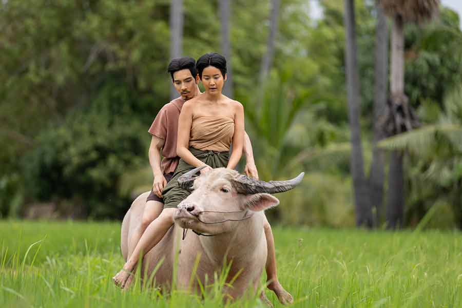 จี๋ สุทธิรักษ์ กับ โบว์ เมลดา ในหนังไทยเรื่อง อนงค์ 2 สามสี่ชาติ