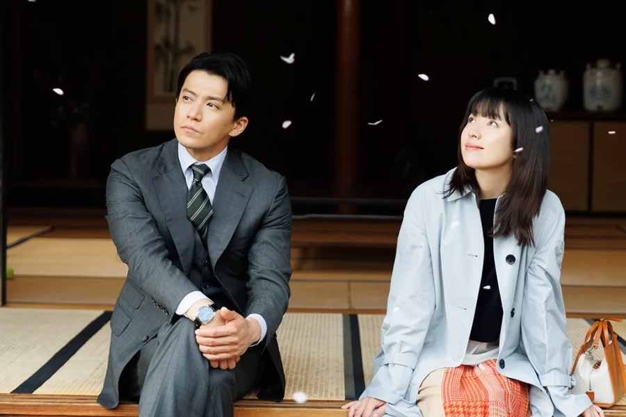 Han Hyo Joo และ Shun Oguri ในซีรีส์เน็ตฟลิกซ์ รักหวานไม่ถามชื่อ